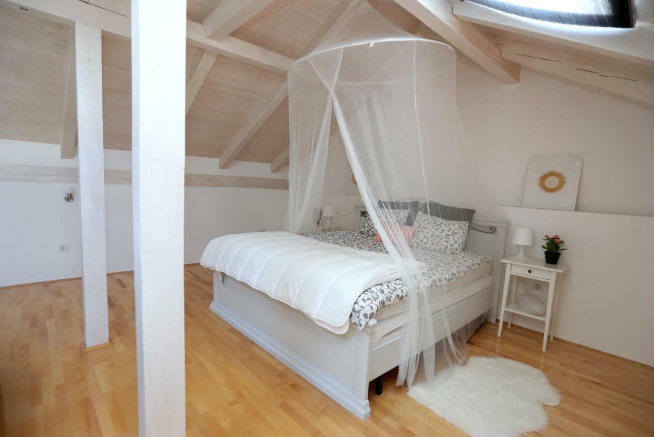 Kuce Za Odmor Brkic Apartment Lozovac Ngoại thất bức ảnh