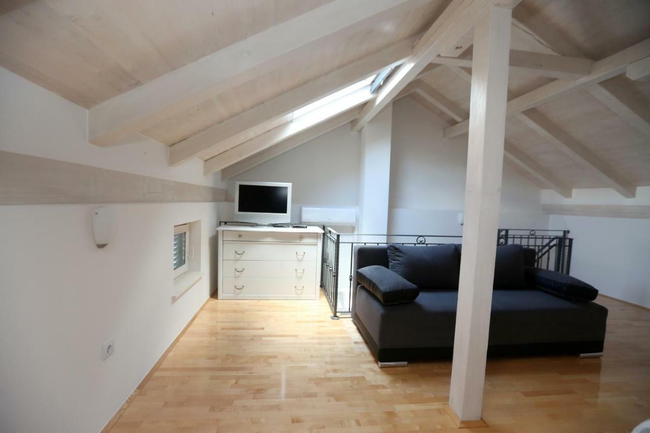 Kuce Za Odmor Brkic Apartment Lozovac Ngoại thất bức ảnh