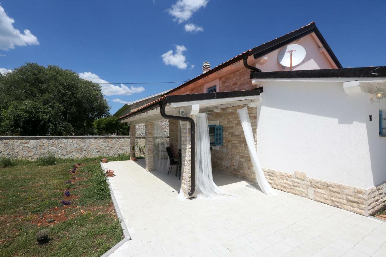 Kuce Za Odmor Brkic Apartment Lozovac Ngoại thất bức ảnh