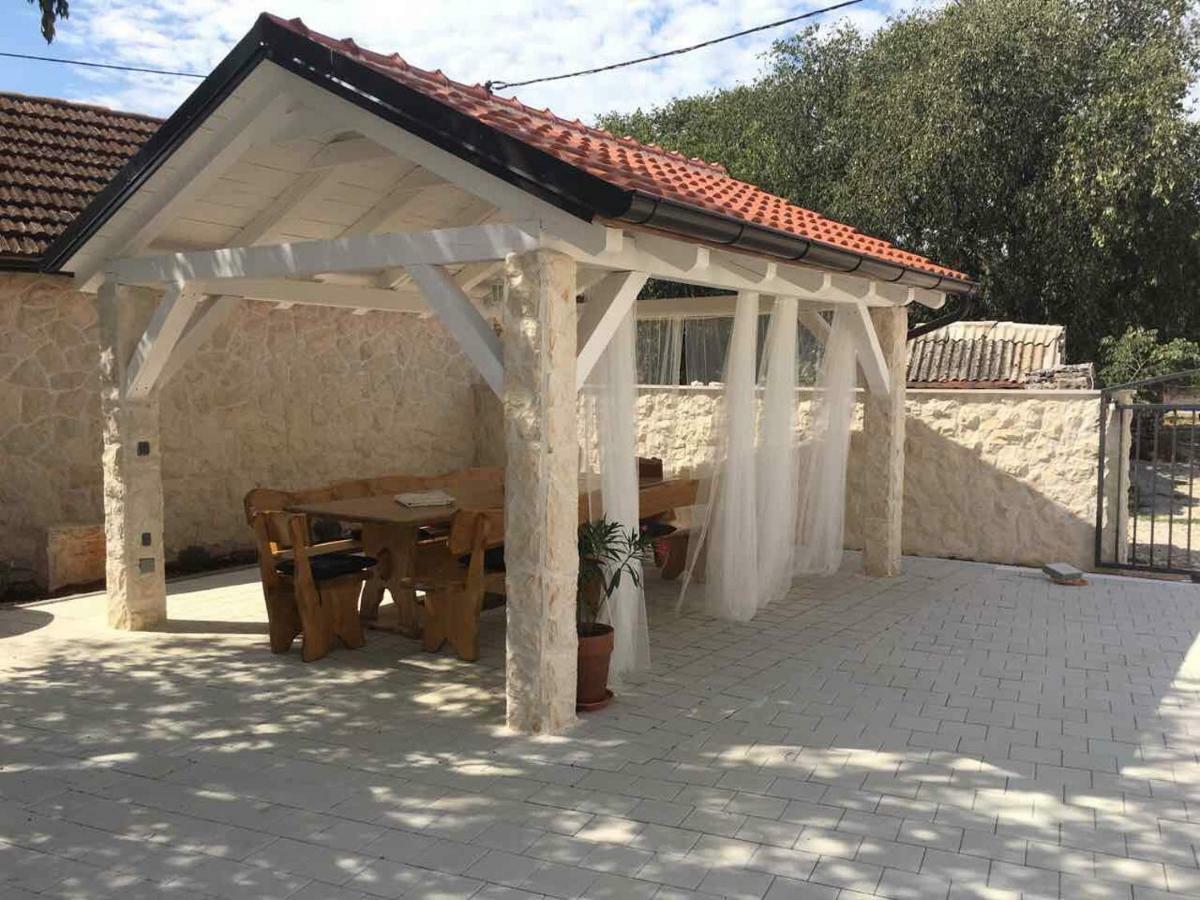 Kuce Za Odmor Brkic Apartment Lozovac Ngoại thất bức ảnh